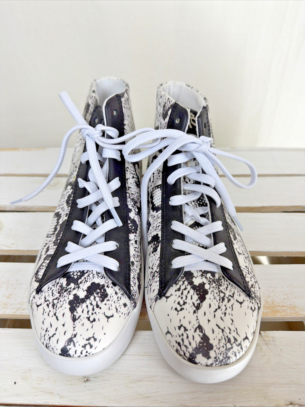 New NO Box OTBT White Black Snakeskin High Top Sneaker #1046 Women 8.5